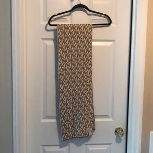 Michael Kors scarf🧣